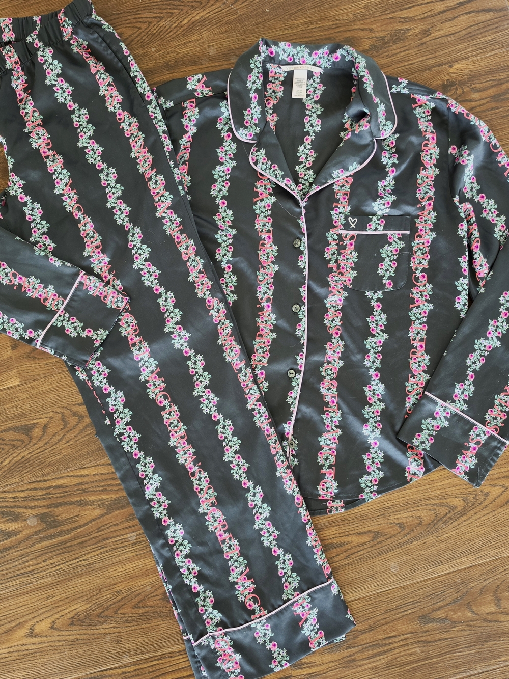 Victoria's Secret Floral Satin Pajama 2 Piece Set. Women's Size Small. Gray/pink